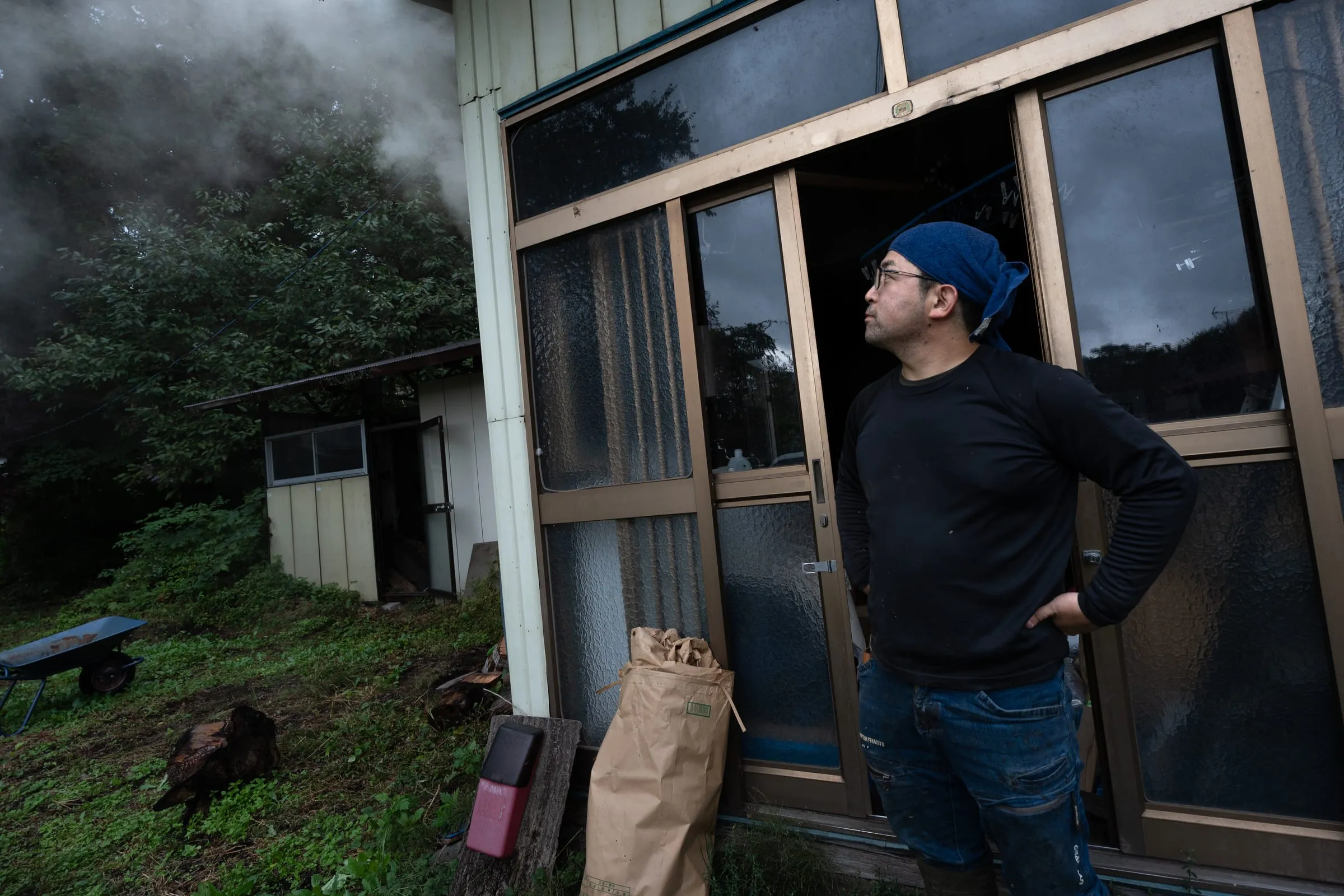 Chiba, 40, lives alone in a small house near the forests of Joboji. His parents live in Hokkaido, and he visits them about once a year. He enjoys his work and spends his free time making wooden crafts.